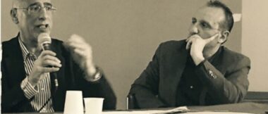 Ricordi, illusioni e silenzi in un convegno di provincia